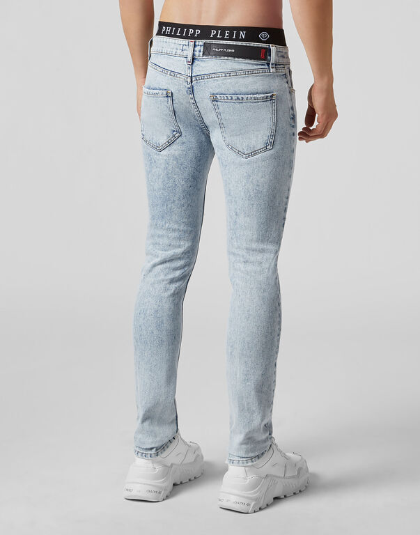 Slim Fit Statement