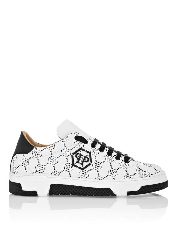 Low Top Leather Skeakers Matte Monogram