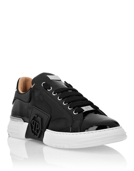 Patent Leather Lo-Top Sneakers Hexagon