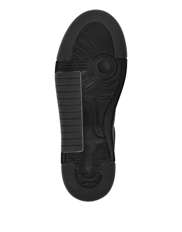 Leather Lo-Top Sneakers Monogram