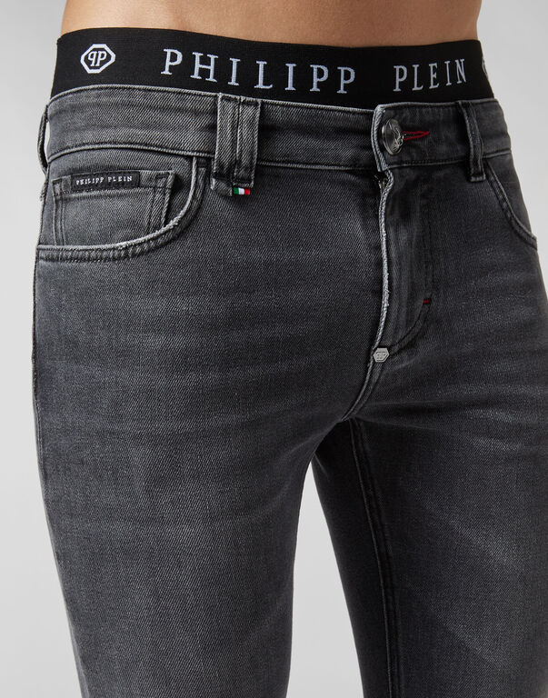 Slim Fit Statement