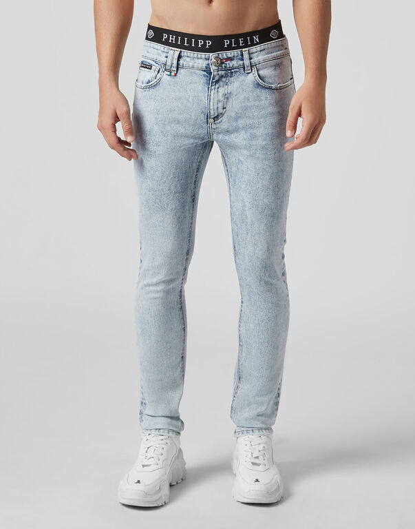 Slim Fit Statement