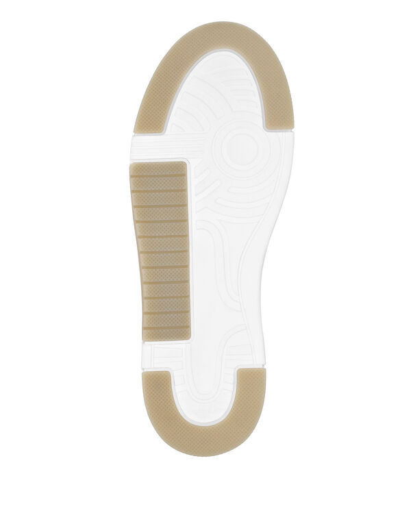 Leather Lo-Top Sneakers Monogram