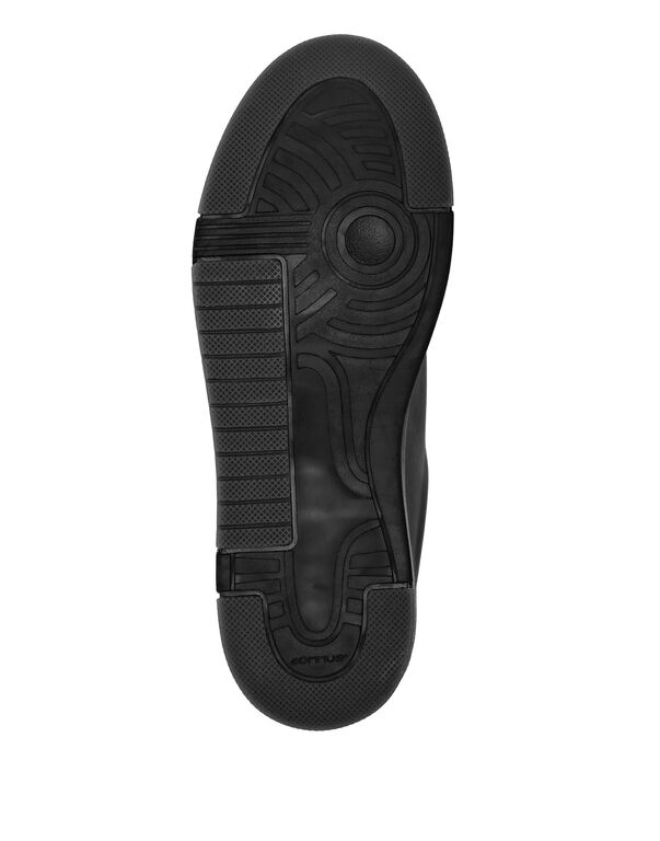 Leather Lo-Top Sneakers Hexagon