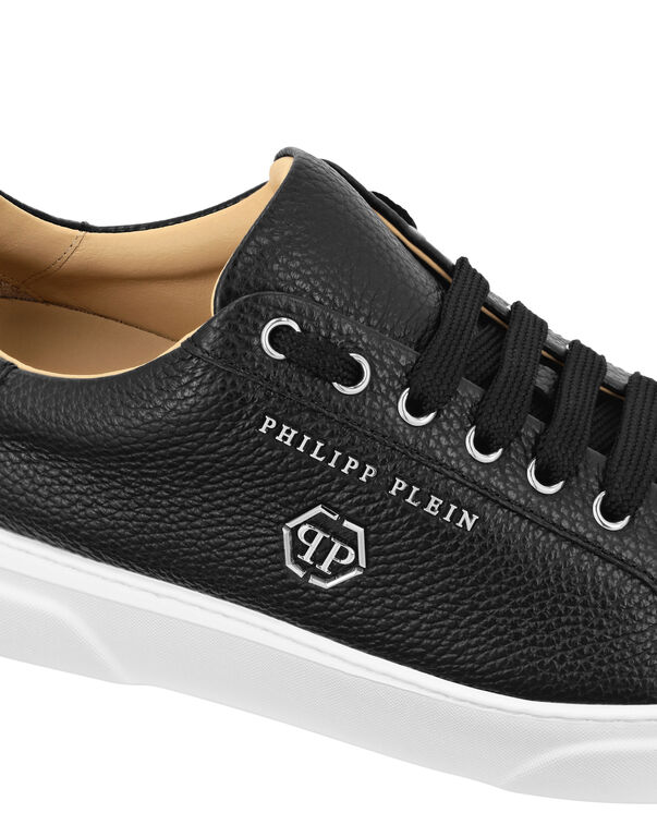 Leather Lo-Top Sneakers Hexagon