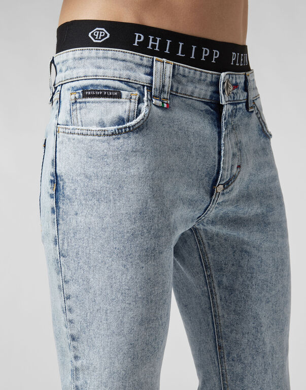 Slim Fit Statement