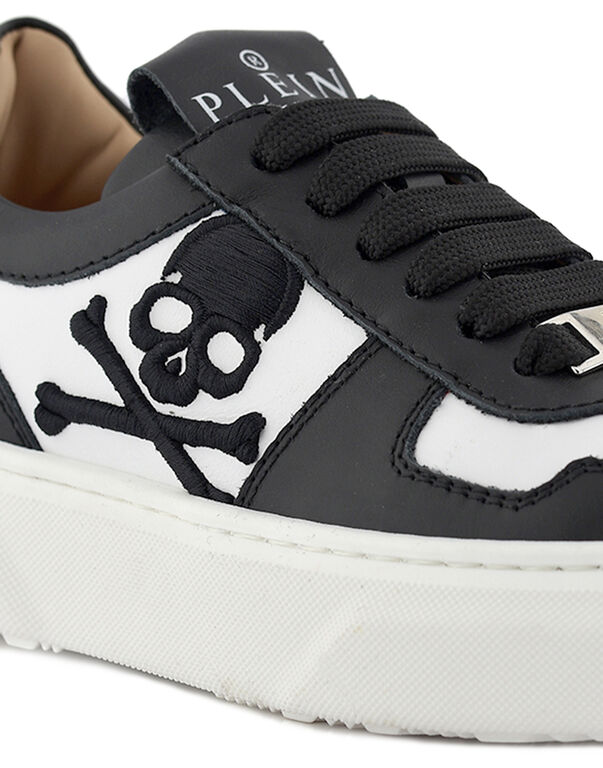 SNEAKERS BOX SOLE LACE EMBROIDERY SKULL