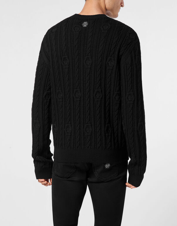 Pullover Round Neck Long-Sleeve