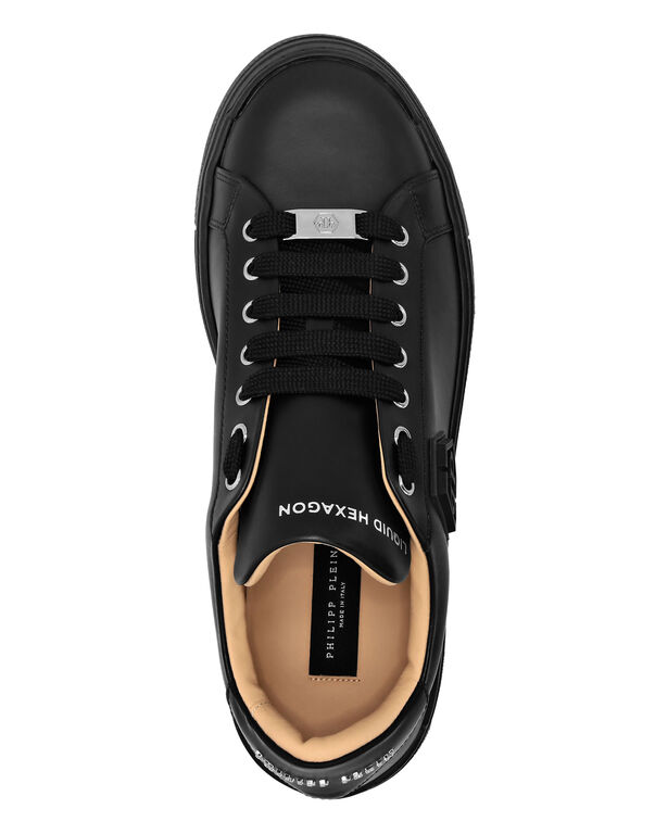 Leather Lo-Top Sneakers Hexagon