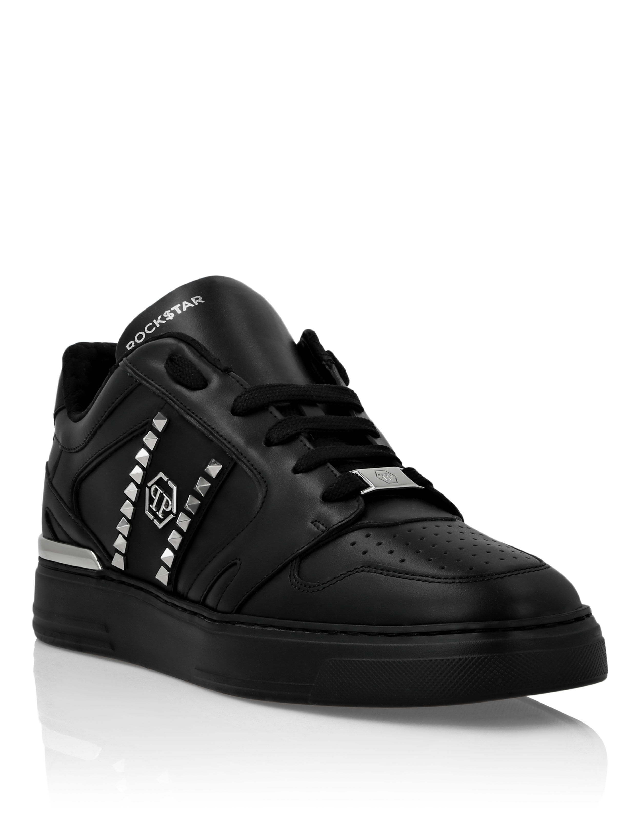 Sneakers studs 2025