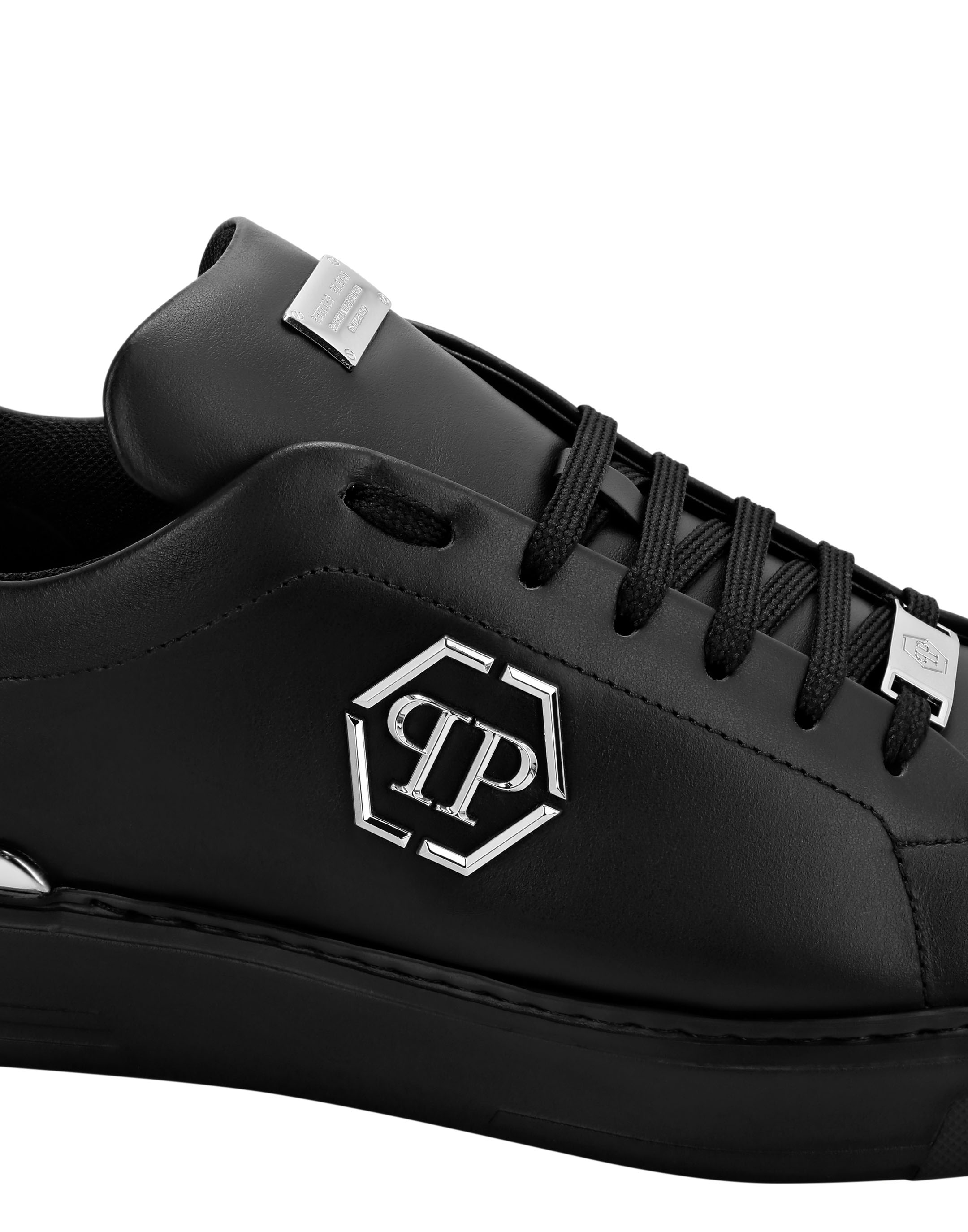 Leather Lo-Top Sneaker Hexagon |